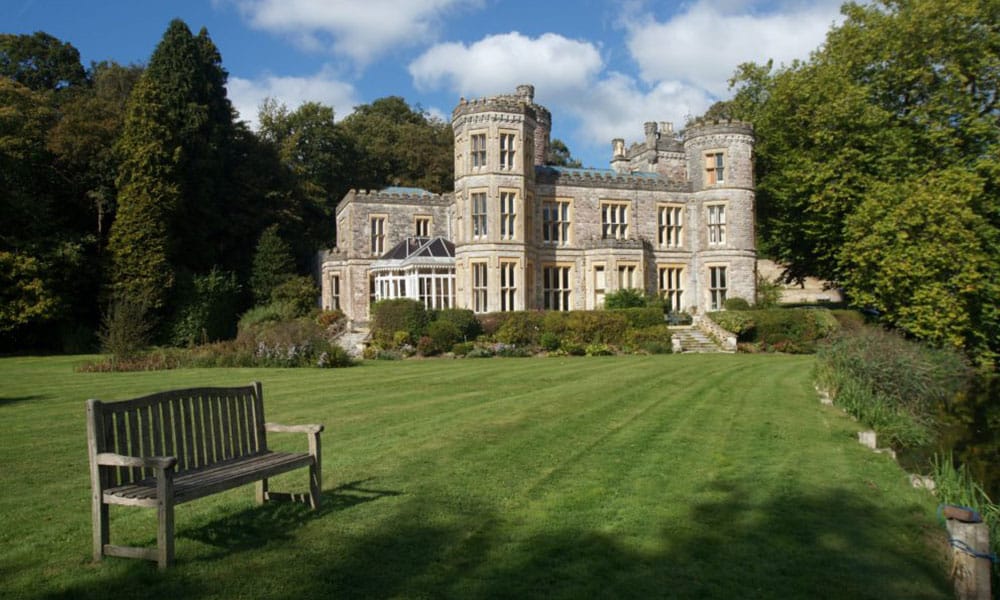 Rehab centres in Hampshire, Addiction treatment services, Alcohol rehab services, Mental health treatment services, Rehab centres in the UK